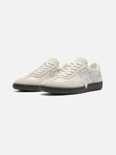 Triple Star Embroidery Gum Sole Skate Shoes